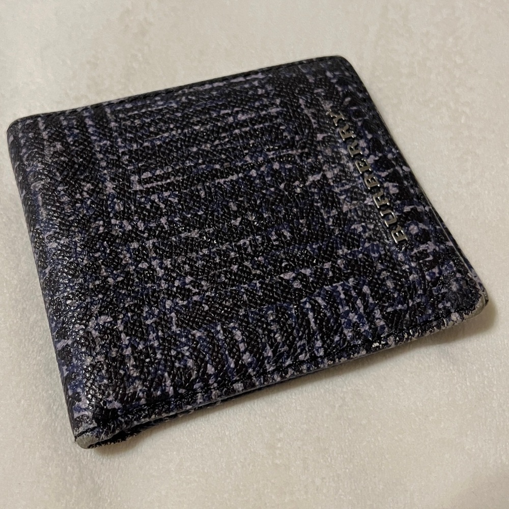 Genuine good condition Authentic Burberry Bifold Wallet